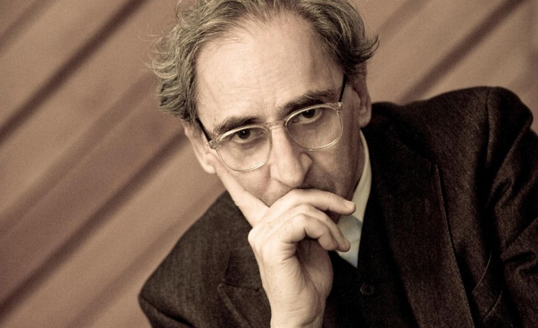 “Luce del Sud” pienone per Franco Battiato a Piazza del Plebiscito