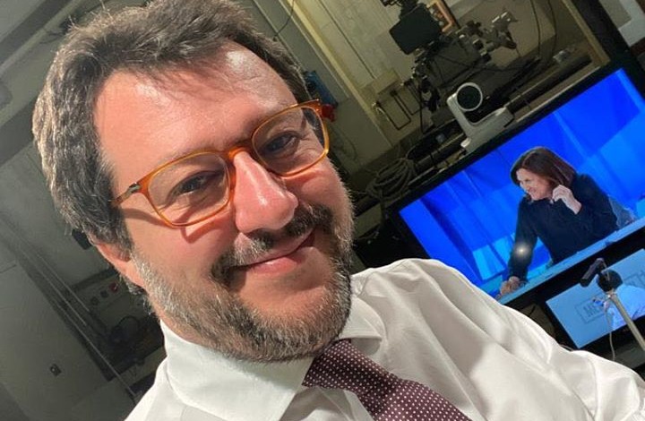Matteo Salvini: “Se lo Stato non risponde arriva la camorra”
